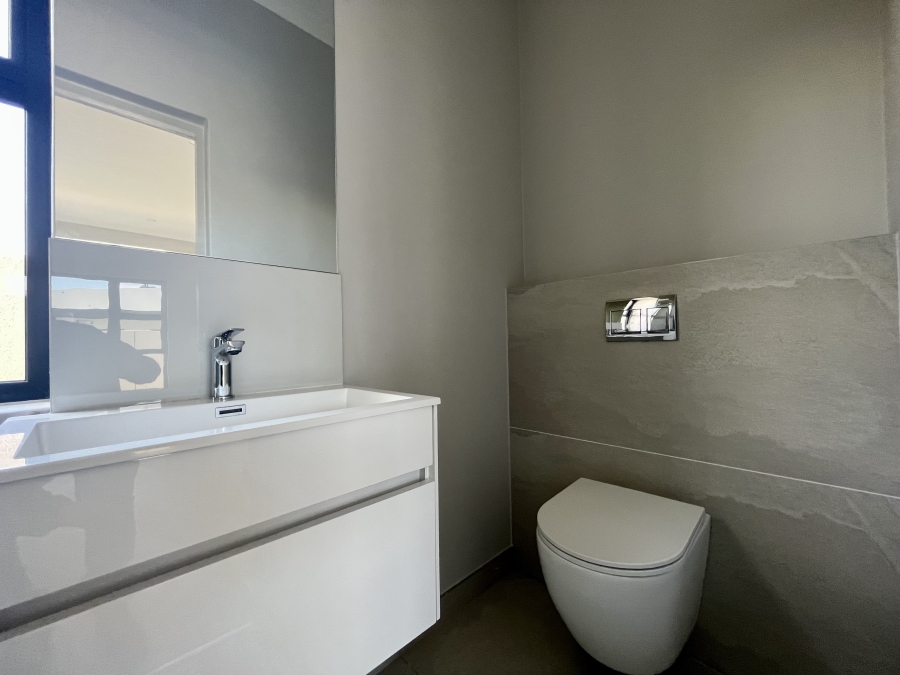 4 Bedroom Property for Sale in Sandown Western Cape